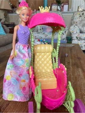 2016 Mattel Barbie Pink and Purple Princess Carriage with Gold Seat